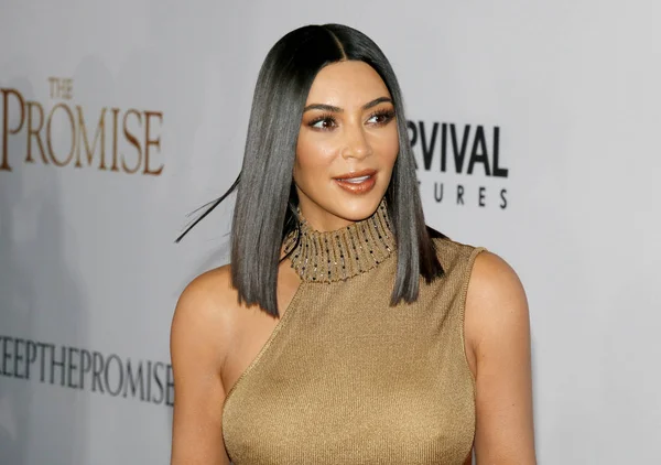 Le parcours de chirurgie esthétique de Kim Kardashian